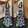 Vestido Longo A-Line Versátil Estilo Férias de Verão para Mulheres, Estampa Vintage Transfronteiriça com Mangas Bufantes e Renda Decote V, Atacado
