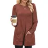 Suprimento novo de outono e inverno transfronteiriço europeu e americano suéter de comprimento médio gola redonda canelado cor sólida bolso camisa longa para mulheres