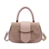 Bolso de Mano Tejido Transfronterizo para Mujer Sensación de Alta Gama Nuevo Bolso para Mujer 2026 Bolso Versátil para el Trabajo Bolso Cruzado tipo Silla de Montar