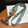 Lanyard Largo Cruzado para Teléfono, Ajustable y Resistente, Correa para el Cuello para Viajes al Aire Libre y Compras, Correa de Teléfono con Tarjetero, Moderno