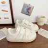 Zapatos de Lona Lindos Estilo Retro de Lunares Suela Gruesa Zapatos Blancos Nueva Llegada de Primavera Versátiles Casuales Velcro Deportivos Entrenamiento Alemán Zapatos para Mujer