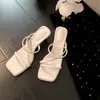 Versão em Couro da Mesma Estilo Irmã de Seul~Sandálias Elegantes de Verão com Bico Quadrado, Tira Única Transparente, Abertura nos Dedos e Salto Médio para Mulheres em Couro Genuíno