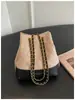 Bolso moderno y de moda con un toque exclusivo y de nicho, bolso de axila para mujer, nuevo bolso de hombro versátil vintage para mujer Otoño 2025