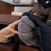 ¡Los Pitufos! 2026 Invierno Niña Gorro Puntiagudo de Longitud Media Algodón Espeso con Lunares Abrigo de Moda