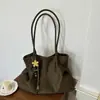 Bolsa Grande de Camurça Relaxada para Mulheres 2026 Nova Bolsa Tote Vintage para o Trabalho para Outono e Inverno Versátil Bolsa Escolar para Estudantes Universitários