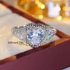 Anillo de Lujo Europeo y Americano con Gema Grande Ovalada y Diamantes para Mujer, Joyería de Mano Moderna y Exquisita, Venta Directa del Fabricante