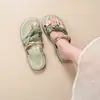 Sandalias para mujer de estilo francés súper elegantes, resistentes al exterior, nuevas sandalias casuales de playa para verano 2026, chanclas planas