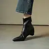 Botas de mujer con interior de piel de oveja para aumentar altura, botas finas retro de punta fina estilo francés, nueva colección otoño/invierno 2026 para mujer, botines de tacón grueso