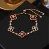 Pulsera Exquisita de Trébol con Diamantes Brillantes de Imitación Nácar con Diseño Hueco y Diamantes, Estilo Deslizante, Moda de Lujo Ligero, Joyería al por Mayor Súper de Hada