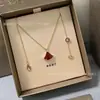 V Jinbao Familia Collar de Falda Pequeña Versión Alta Madreperla CNC Chapado en Oro Rosa de 18K Cadena para Clavícula con Forma de Abanico Accesorios de Joyería