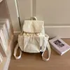 Mochila de viaje ligera y elegante para mujer, con un diseño funcional, material de nailon resistente al agua, gran capacidad, múltiples bolsillos y un aspecto casual
