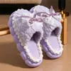 Novas pantufas peludas com laço transfronteiriças para mulheres, outono e inverno, solado grosso, quentes, antiderrapantes, de algodão para casa, estilo para meninas de interior