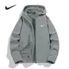 Chaqueta softshell para hombre, abrigo casual holgado con capucha, chaqueta de trabajo para senderismo al aire libre en primavera y otoño