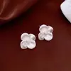 Pendientes de Flor de Zirconia con Fuente de Perla de Aguja Plateada, Simples y Versátiles, Pendientes de Estilo Lujo Ligero, Pendientes de Diseño Exquisito de Nicho