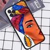 Funda para iPhone 15 Funda para teléfono de dibujos animados pintada a mano Niña Tambor africano Étnica