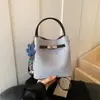 Bolso Cubo de Mezclilla de Mano para Mujer 2026 Verano Nuevo Bolso de Gran Capacidad Bolso Cruzado Versátil Casual