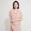Blusa Plissada Miyake, Novo Estilo de Verão, Gola Petal Texturizada, Decote V, Caimento Solto, Camiseta de Manga Curta Emagrecedora para Mulheres, Elegante e Adequada para o Trabalho