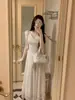 Escote delicado con volantes, Camiseta suave para mujer que ciñe la cintura con bordes acampanados