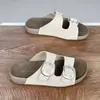 Sandálias Slip-On com Fivela Estilo Birkenstock para Mulheres, Verão 2026, Solado Macio Fosco, Sapatos Planos Casuais para Exterior Abertos na Ponta Antiderrapantes