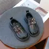 Mocasines para Niñas Sencillos Doble Hebilla Velcro Zapatos de Cuero Infantiles 2025 Otoño Nuevas Llegadas Zapatos de Cuero Casuales para Bebés Niños