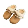 Pantufas Meias de Pelúcia com Biqueira para o Inverno 2025, Quentes e Versáteis, Pantufas de Algodão com Aumento de Altura, Pantufas Peludas com Solado Grosso Retrô para Mulheres Usarem Fora