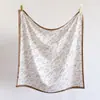 Estilo boceto artístico, seda sintética, pañuelo cuadrado grande con estampados, que irradia un look sofisticado y versátil, adecuado como chal, pañuelo para la cabeza, bufanda o chal