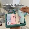 Pacote com 4 Calcinhas 8002 para Meninas Respiráveis Sem Costura Sem Elástico P Pele Macia Amigável à Pele Boxers de Desenho Animado Crianças Pequenas e Médias
