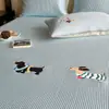 Dibujo Animado Perro Azul Waffe Set de Tres Piezas Esterilla de Seda Helada Gorro de Cama Esterilla con Bordado para Aire Acondicionado Lavable a Máquina Plegable
