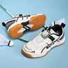 Nuevos Zapatos de Bádminton Malla Transpirable Niños Estudiante Zapatos Deportivos Niños Medianos y Grandes Suela Suave Zapatos de Tenis de Mesa En Stock Exterior