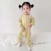 Mameluco de bebé transpirable y amigable con la piel, diseñado para atrapar el calor y proteger contra el frío. Mono de bebé de alta elasticidad, cálido y a prueba de viento con protección para la barriga
