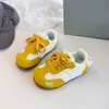 Tênis de Treino Alemão para Meninas 2026 outono e inverno novos tênis respiráveis de sola macia, sapatos casuais versáteis de princesa para meninas