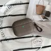 Nova capa texturizada de linho fino de alta qualidade adequada para AirPods Pro 3, couro sintético PU universal novo modelo de negócios de PC de 4ª geração