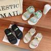 Sandálias femininas Outwear 2022 primavera e verão novo estilo coreano sola macia confortável plana all-match velcro sapatos de praia