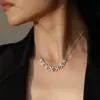 Colar Flor de Lis de Diamante de Carbono Alto Seiko Italiano Feminino Luxo Leve Elegante Cluster de Flores Pequenas Múltiplas Corrente para Clavícula