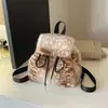 Mochila de Felpa Personalizada para Viajes y Uso Diario Otoño 2026 Mochila Elegante para Estudiantes Escolares Viajes Mochila de Moda para el Trabajo y el Viaje