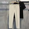 Pantalones Cropped Cónicos de Color Sólido para Hombre Primavera/Verano 2025, Estilo Británico de Lujo Ligero, Pantalones Skinny Ajustados que No se Arrugan, Pantalones Casuales