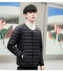 Jaqueta de Penas Leve Masculina 90% Veludo Masculina Pinghu Atacado Roupa Externa Gola Redonda Moda Fina Leve Tamanho Grande Penugem de Pato Branca