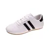Nuevas Zapatillas de Entrenamiento Retro Alemanas 2026 para Mujer, Tenis Casuales Clásicos en Blanco y Negro, Zapatos Retro de Suela Plana Forrest Gump, Venta al por Mayor de Fábrica