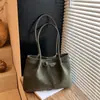 Bolsa Retrô de Grande Capacidade para Mulheres Nova Moda Outono e Inverno 2025 Bolsa de Ombro Simples Bolsa Satchel Casual para Roupas de Trabalho Bolsa Tote