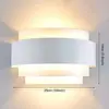 Lámpara de Pared de Hierro Personalizada Moderna Simple para Mesita de Noche Sala de Estar Dormitorio Creativo Pasillo Pasillo Restaurante Hotel al por Mayor