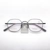 Atacado RS6717 ultra-leve moda retro semi-titânio moldura de titânio puro almofadas de nariz de duas cores IP chapeamento resistente a cores desbotamento