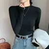 Camiseta básica simples com gola alta parcial para mulheres, disponível em várias cores, com alta elasticidade, amiga da pele, corte justo, mangas compridas, estilo básico, adequada para o trabalho ou uso diário.