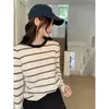 Suéter de punto de manga larga estilo coreano para principios de otoño 2026, nuevo, cuello redondo con rayas de color contrastante, adelgazante, nicho, versátil para mujer