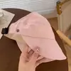 Boné de aba larga estilo bico de pato para mulheres, chapéu de pescador de palha trançada com aba grande para o verão, chapéu de proteção solar de malha respirável versátil