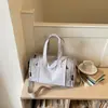 Nova Bolsa de Viagem Curta Estilo Retrô, Bolsa Transversal Casual de Cores Contrastantes para o Dia a Dia, Bolsa Versátil Fitness para Treinamento Esportivo para Mulheres