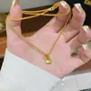 Moderna Retro Francesa Exquisita Versátil Cepillada Pequeño Cubo de Azúcar Colgante Collar Cadena Clavícula de Lujo Ligero Gama Alta
