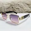 Novos Óculos de Sol Quadrados de Metal para Mulheres, Óculos de Sol Personalizados Modernos de Alta Qualidade, Moda Europeia e Americana Óculos de Sol Anti-UV
