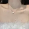 2023 Nueva Cadena para Clavícula de Moda Camelia Diseño de Nicho Femenino Collar Drawable de Perla Moda al por Mayor