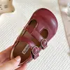 Zapatos de piel para niños estilo coreano 2026 primavera y otoño nuevo modelo zapatos de princesa para niñas, zapatos planos elegantes de suela blanda para niñas pequeñas, zapatos rojos para niños
