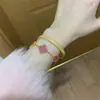 Pulsera de Oro con Diamantes Completos Pulsera de Cinco Flores Rosa para la Riqueza y Flor de Durazno Nuevo Estilo Chino Temperamento Exquisito Regalo para Novia